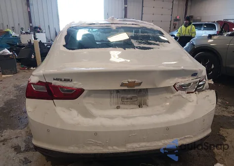 2016 Chevrolet Malibu Hybrid z USA, uszkodzony, nr VIN 1G1ZJ5SU3GF290428